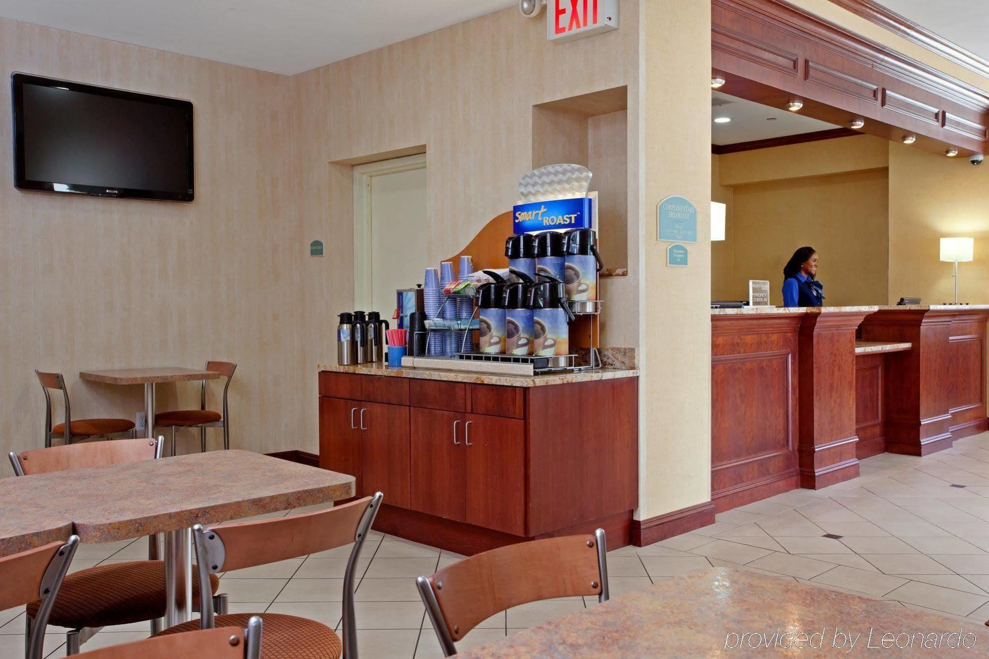 Holiday Inn Express Laguardia Airport, An Ihg Hotel New York City Restaurant photo